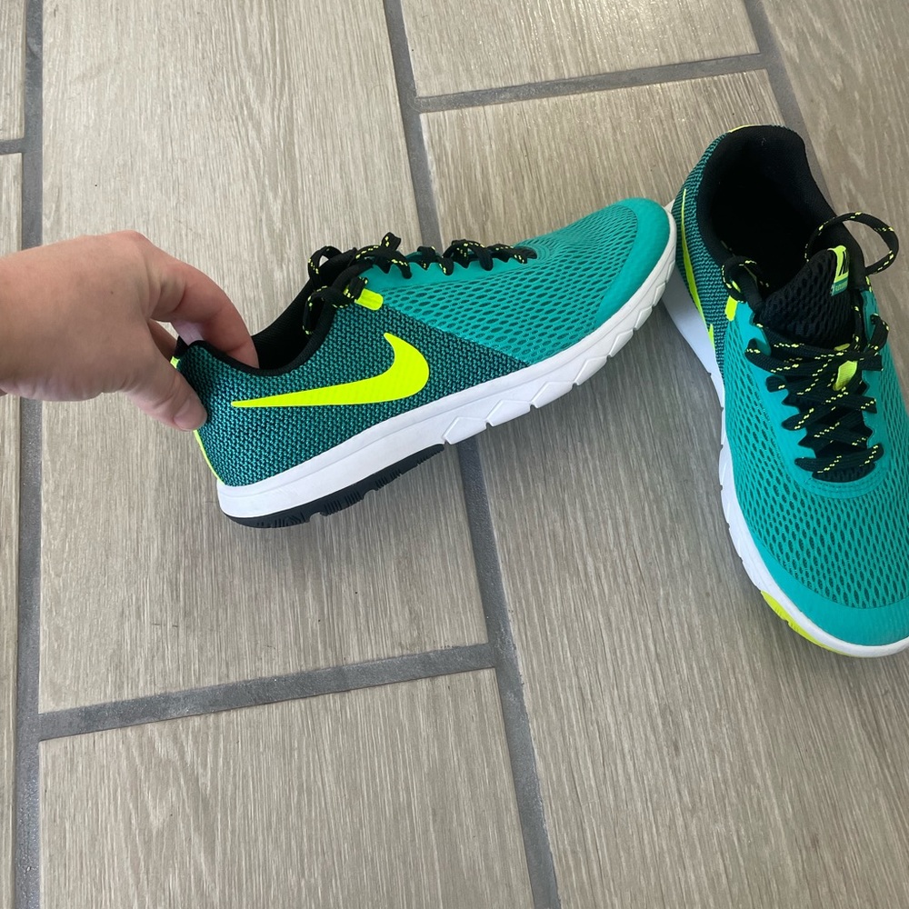 Never Worn! Nike Running Shoe